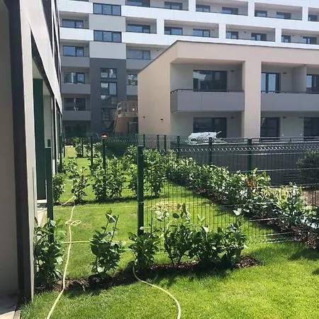 Garden Radnica - Private Parking Included Apartment *