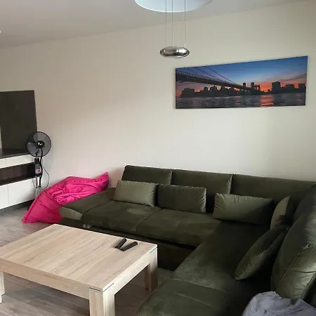 Garden Radnica - Private Parking Included Appartement