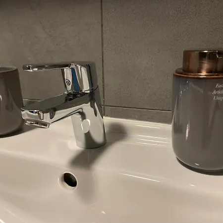 Garden Radnica - Private Parking Included アパート *