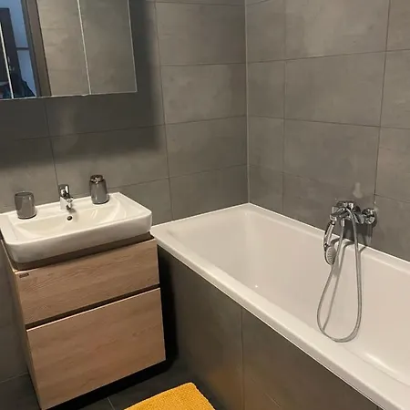 Garden Radnica - Private Parking Included * コシツェ