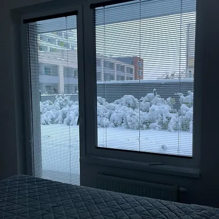 Garden Radnica - Private Parking Included アパート