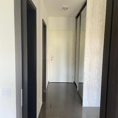 Garden Radnica - Private Parking Included アパート *