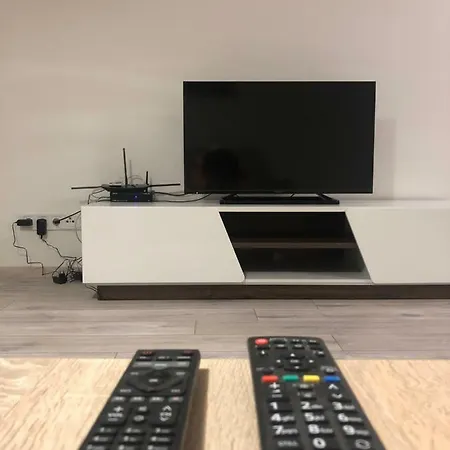 Garden Radnica - Private Parking Included アパート *