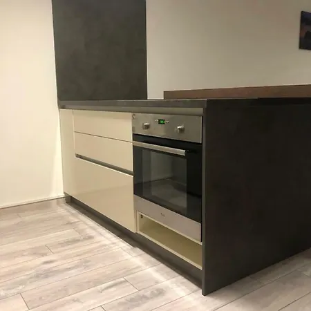 Garden Radnica - Private Parking Included Апартаменты