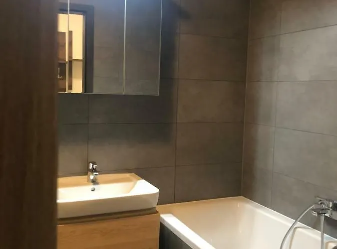 Garden Radnica - Private Parking Included Appartamento